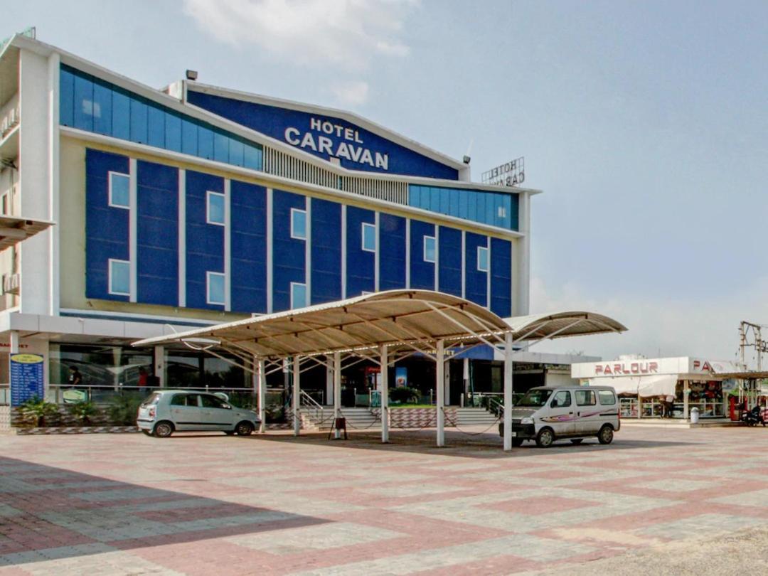 Hotel Caravan Unjha Ngoại thất bức ảnh